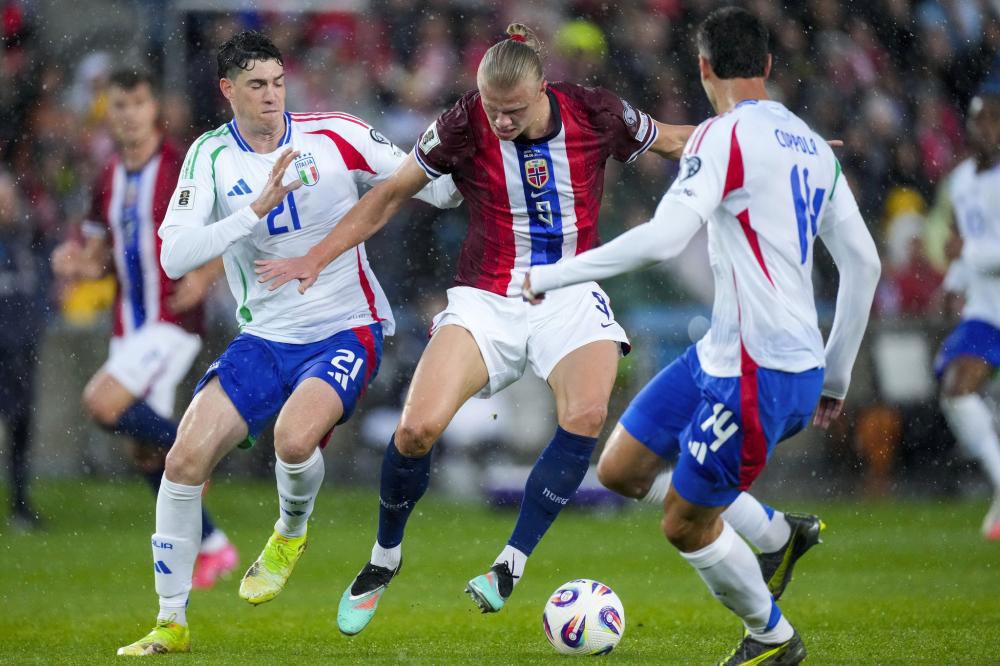 卫报：前加拿大女足教练因性侵球员被判监禁，出狱后没有被禁足